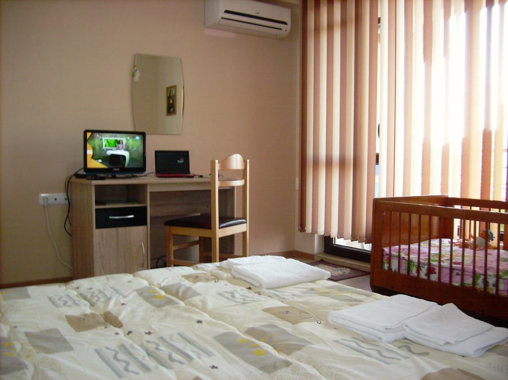 Ddenko Apartment Burgas Номер фото